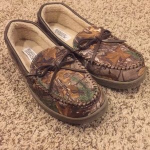Rugged Outback Camo slippers